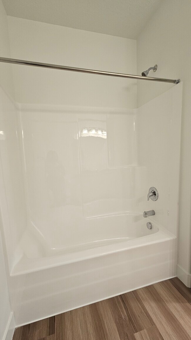 Building Photo - 13687 S Hanley Ln