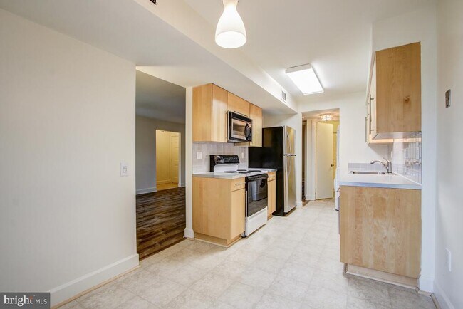 Building Photo - 20212 Shipley Terrace