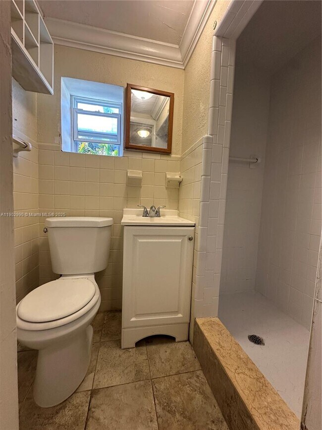 Building Photo - 2446 Johnson St