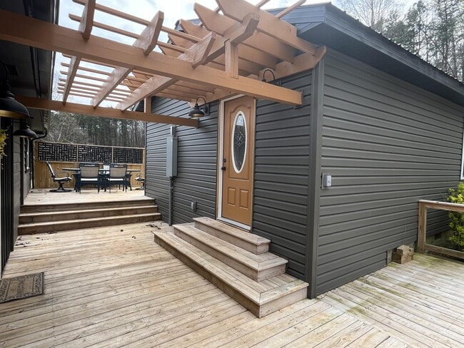 Building Photo - 8010 Sunset Heights Dr