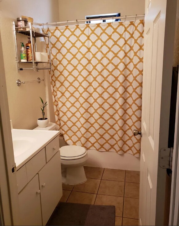 Building Photo - 832 E Adams St