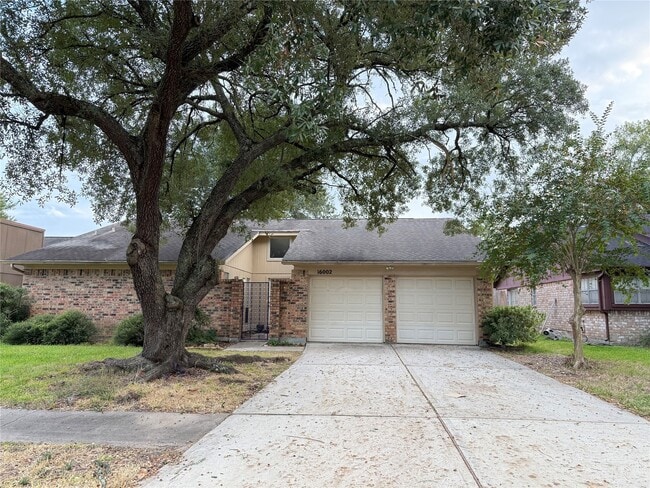 Building Photo - 16002 Havenhurst Dr