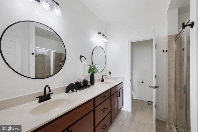 Building Photo - 7207 Barrberry Ln