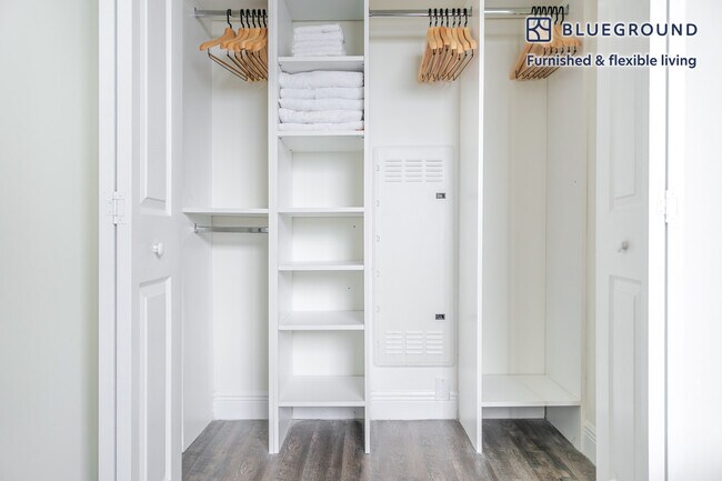 Building Photo - 987 SW 37th Ave