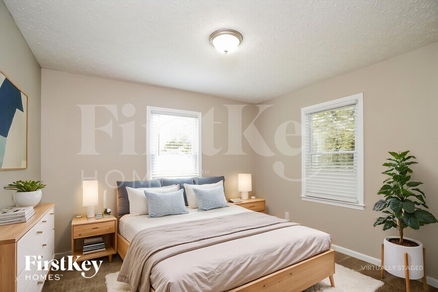 Building Photo - 127 McWhirter Pl