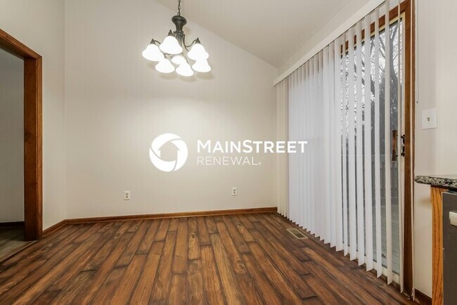Building Photo - 3 Bedroom Pet-Friendly Home in KANSAS CITY, MO with Main Street Renewal