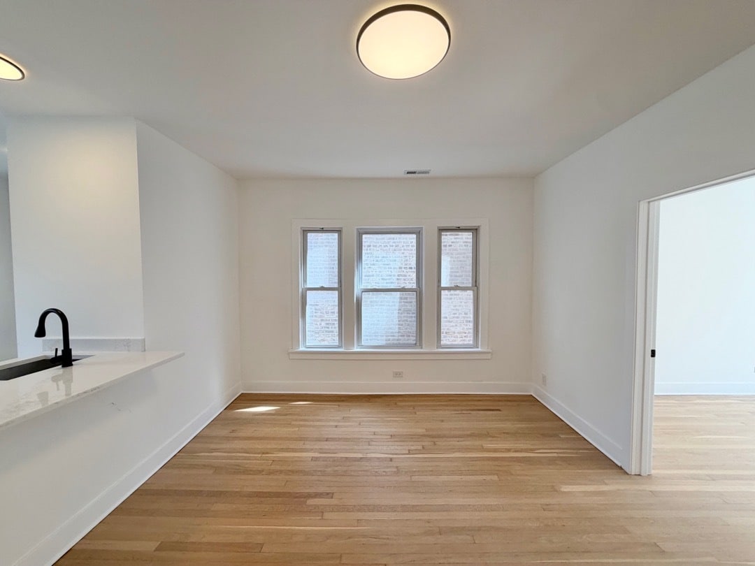 Building Photo - 1522 W Ardmore Ave