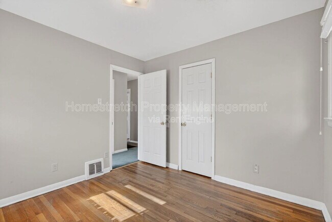 Building Photo - 1108 Renshaw Dr