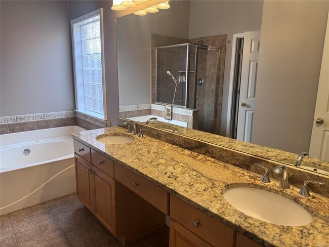 Building Photo - 1924 Dundee Dr