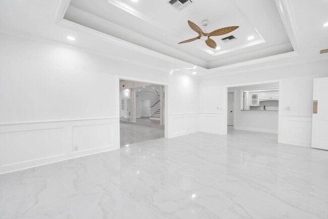 Building Photo - 1524 Glenlake Cir