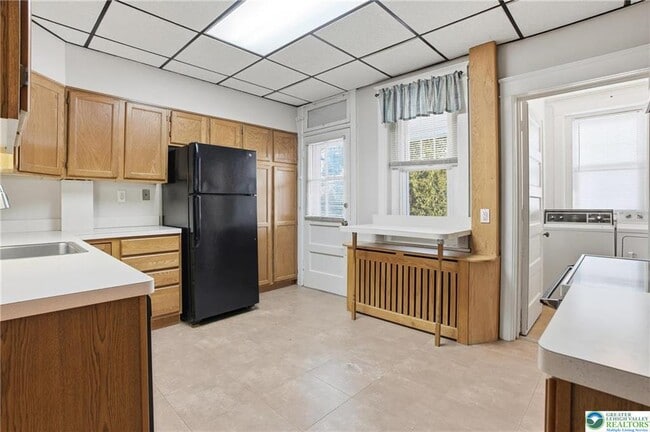 Building Photo - 1050 Delaware Ave