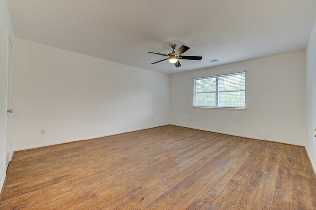 Building Photo - 16464 Beewood Glen Dr