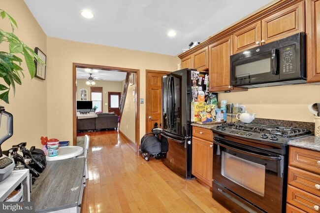 Building Photo - 818 Belgrade St