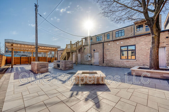 Building Photo - 1431 S Kedzie Ave