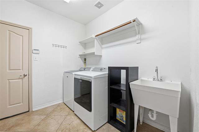 Building Photo - 12845 Homestretch Dr