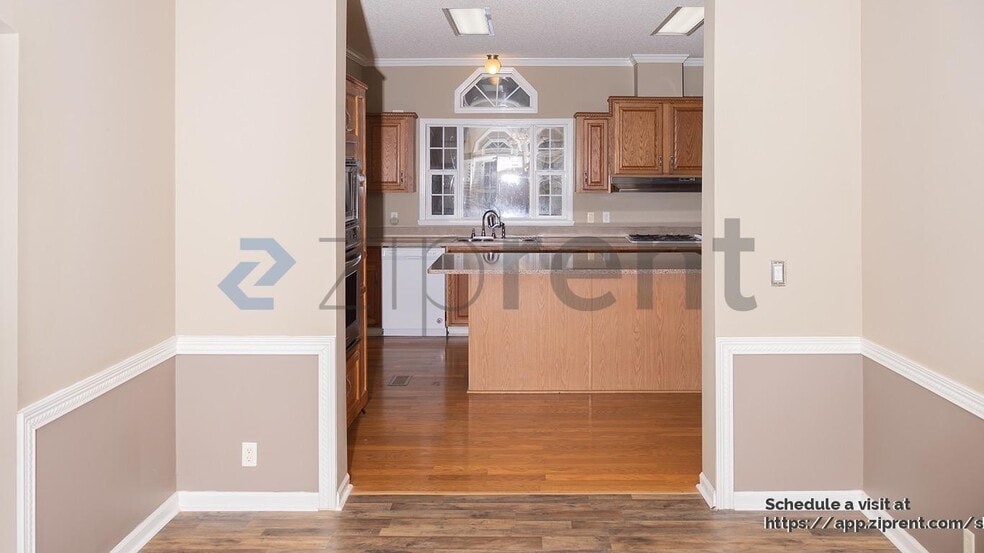 Building Photo - 1108 Lone Oak Rd