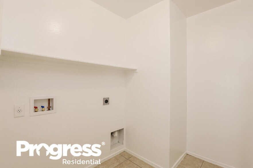 Building Photo - 4332 W Alta Vista Rd