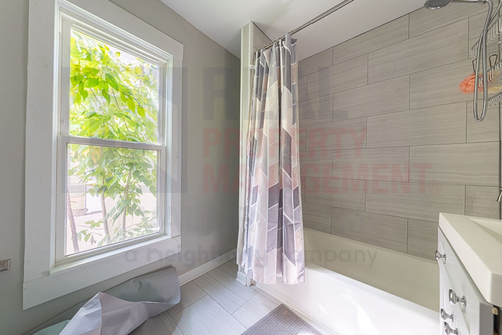 Building Photo - 1566 Winchester Ave