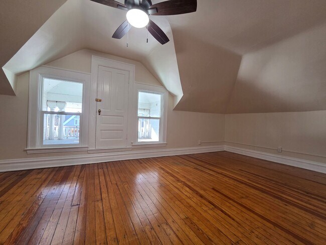 Building Photo - King George