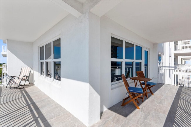 Building Photo - 3850 Galt Ocean Dr