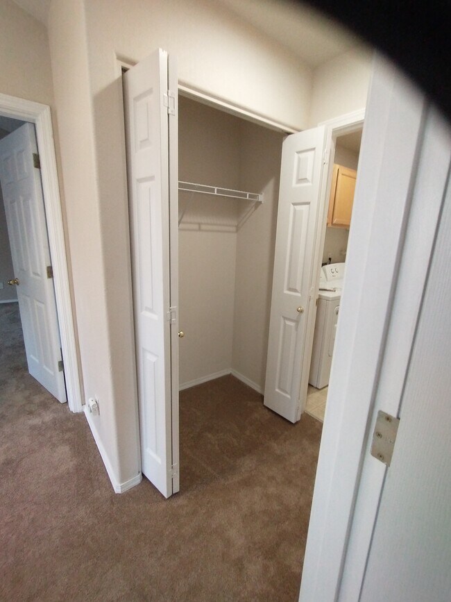 Building Photo - 3809 SE 9th Ave