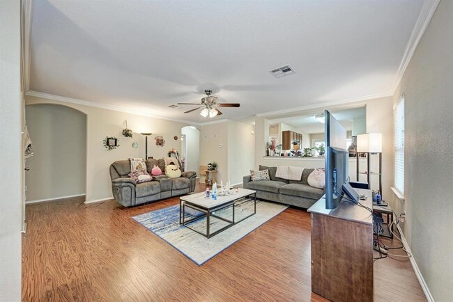 Building Photo - 921 Dexter Dr