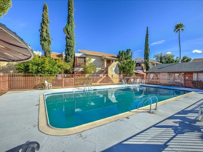 Building Photo - Charming 2-Bedroom, 2-Bath Home with Community Pool