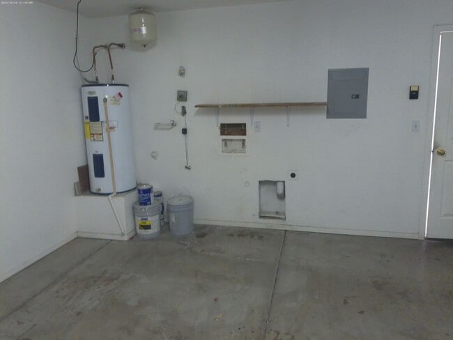 Building Photo - SA830