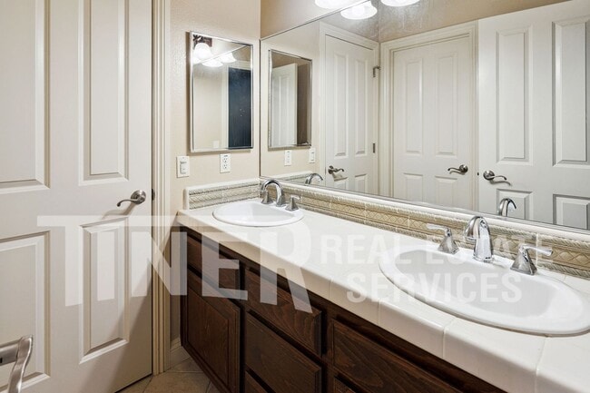 Building Photo - 5967 Radmere- Tier 1