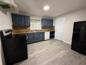 Building Photo - 3415 Willow Ln Dr