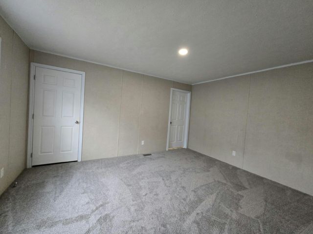 Building Photo - 325 Brutus Dr