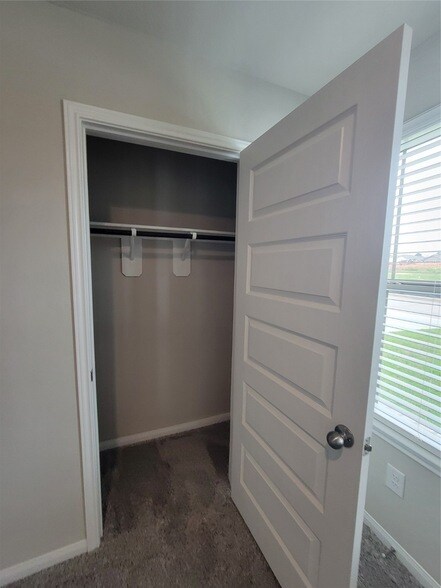Building Photo - 11736 Whirlaway Dr
