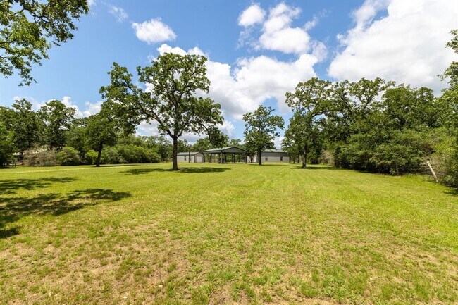 Building Photo - 1072 Papenberg Rd
