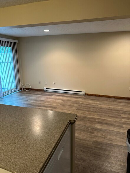Building Photo - 6308 Forest Park Dr