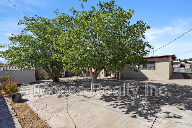 Building Photo - 5440 Viceroy Dr