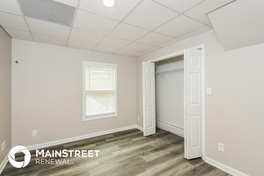 Building Photo - 467 Woodland St