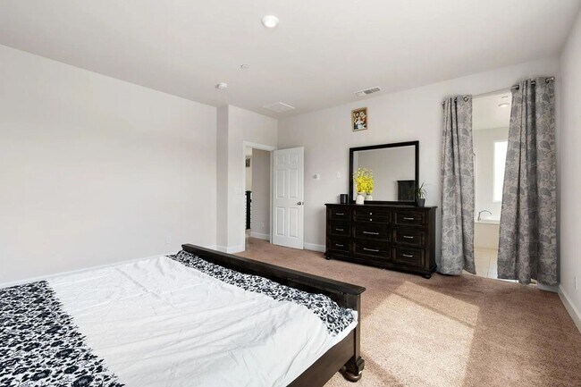 Building Photo - 3190 Quail Ravine Ct