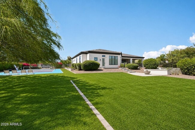 Building Photo - 8645 E Wood Dr