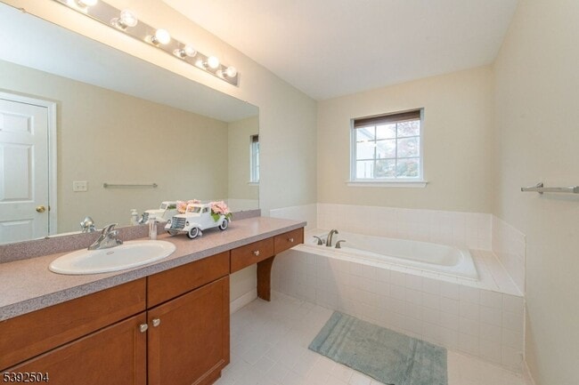 Building Photo - 36 Winding Hill Dr