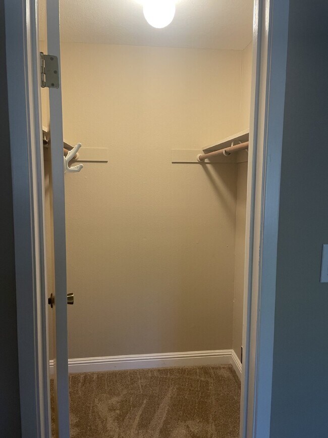 Building Photo - "Modern 1 Bed Condo in Prime Walnut Creek ...