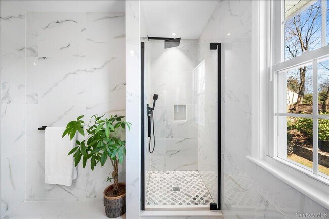 Building Photo - 19 Sherwood Dr