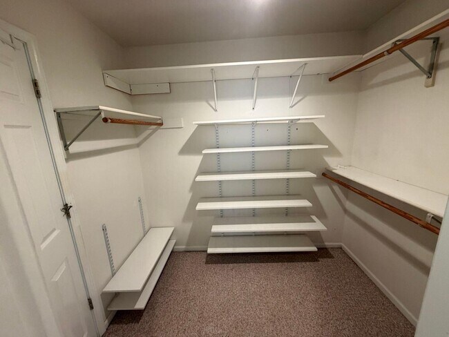 Building Photo - 509 Amazon Dr