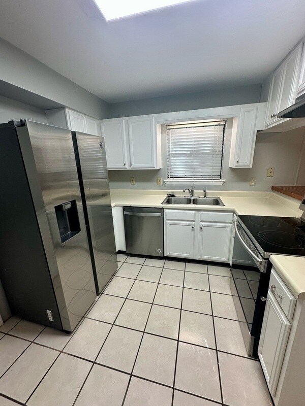 Building Photo - 54 Summer Oaks Dr