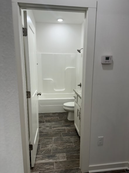 Building Photo - 118 Union Rd