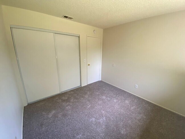 Building Photo - 8073002/65