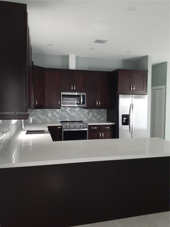 Building Photo - 23 Jenny Ln