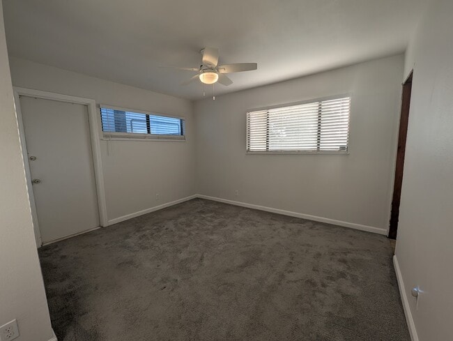 Building Photo - 3334 Fair Oaks Dr