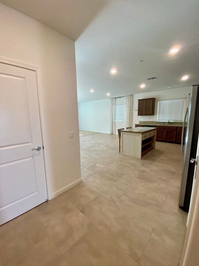 Building Photo - Breathtaking 4/2 Rancho Cordova Model w/TO...