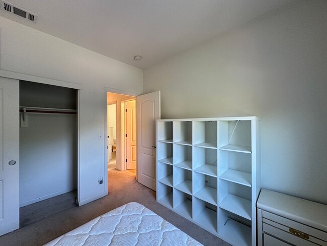Building Photo - 3 Bedroom Rosemont Home