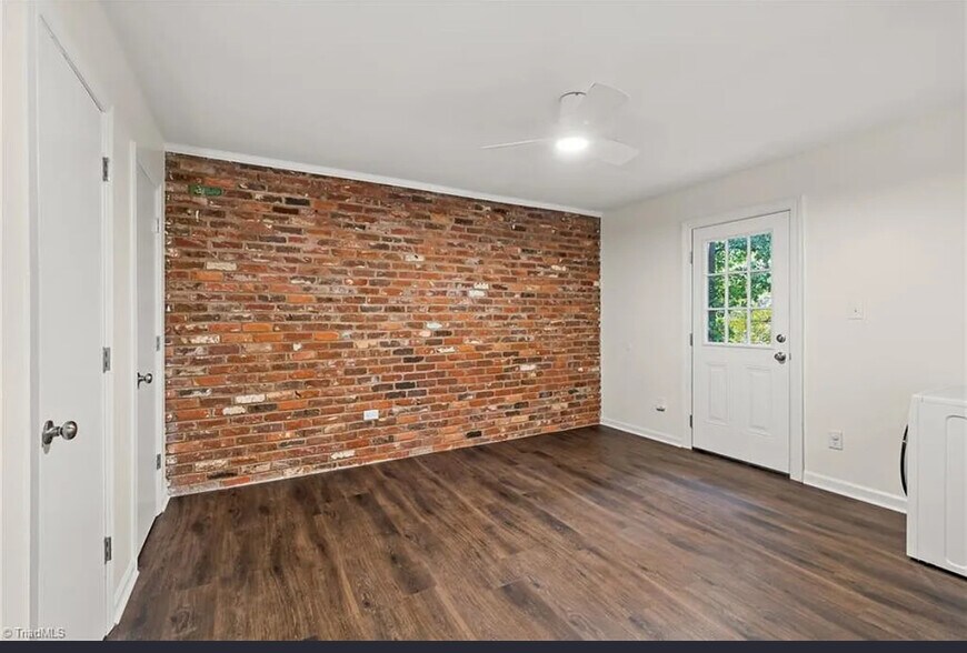 Building Photo - 372 S Cherry St